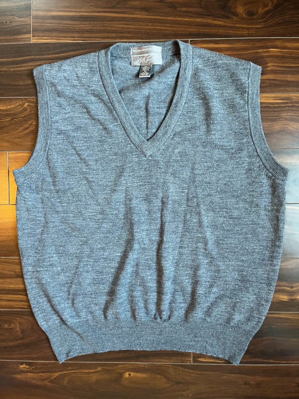 Lord & TaylorKensington Collection Men's Merino Wool V-Neck Sweater Vest, L, EUC